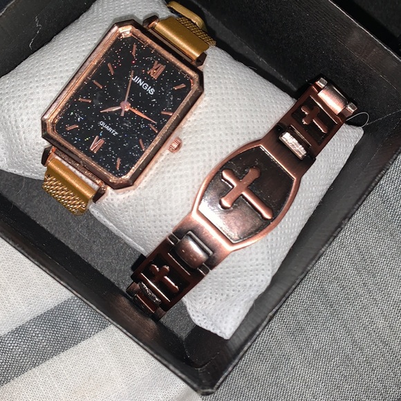 BRACELET & WATCH 🥰 - Picture 3 of 11